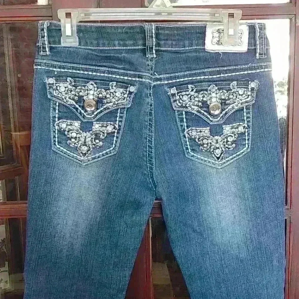 Miss Chic Jeans - Picture 5 of 9